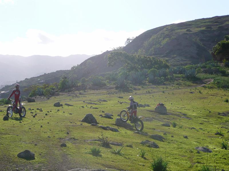 Carlos ohjeistaa.JPG